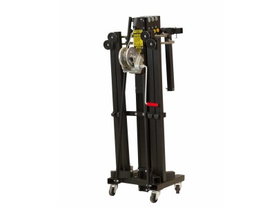 FRONT LOAD LIFTER WEIGHT: 97 kg MIN. HEIGHT: 1,57 m MAX. HEIGHT.: 5 m MAX. LOAD: 220 kg