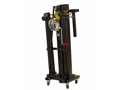 FRONT LOAD LIFTER WEIGHT: 110 kg MIN. HEIGHT.: 1,59 m MAX. HEIGHT.: 6,25 m MAX. LOAD: 200 kg