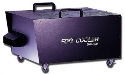 Accessory for creating floor-fog, can be installed in front of the smoke machine