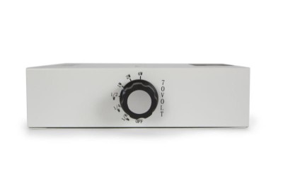 70V low-profile loudspeaker with clip