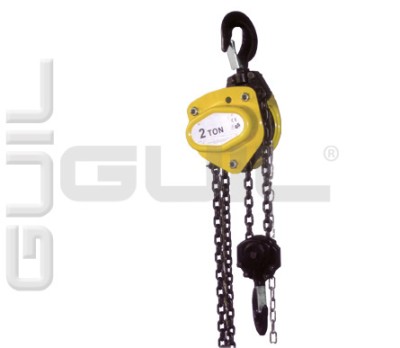 MANUAL CHAIN HOIST WITH A MAXIMUM LIFTING CAPACITY OF 2.000 kg. LOAD CHAIN: 6 m