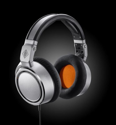 Premium quality closed-back studio headphone for monitoring, editing, and mixing