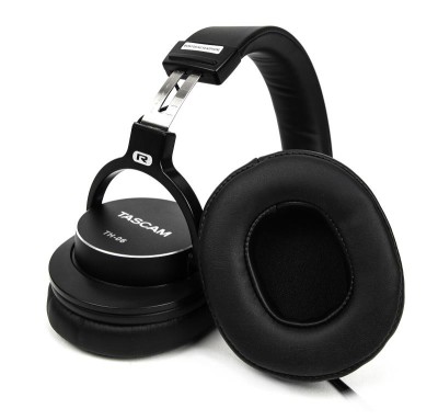 Tascam TH-06 Monitoring Headphones